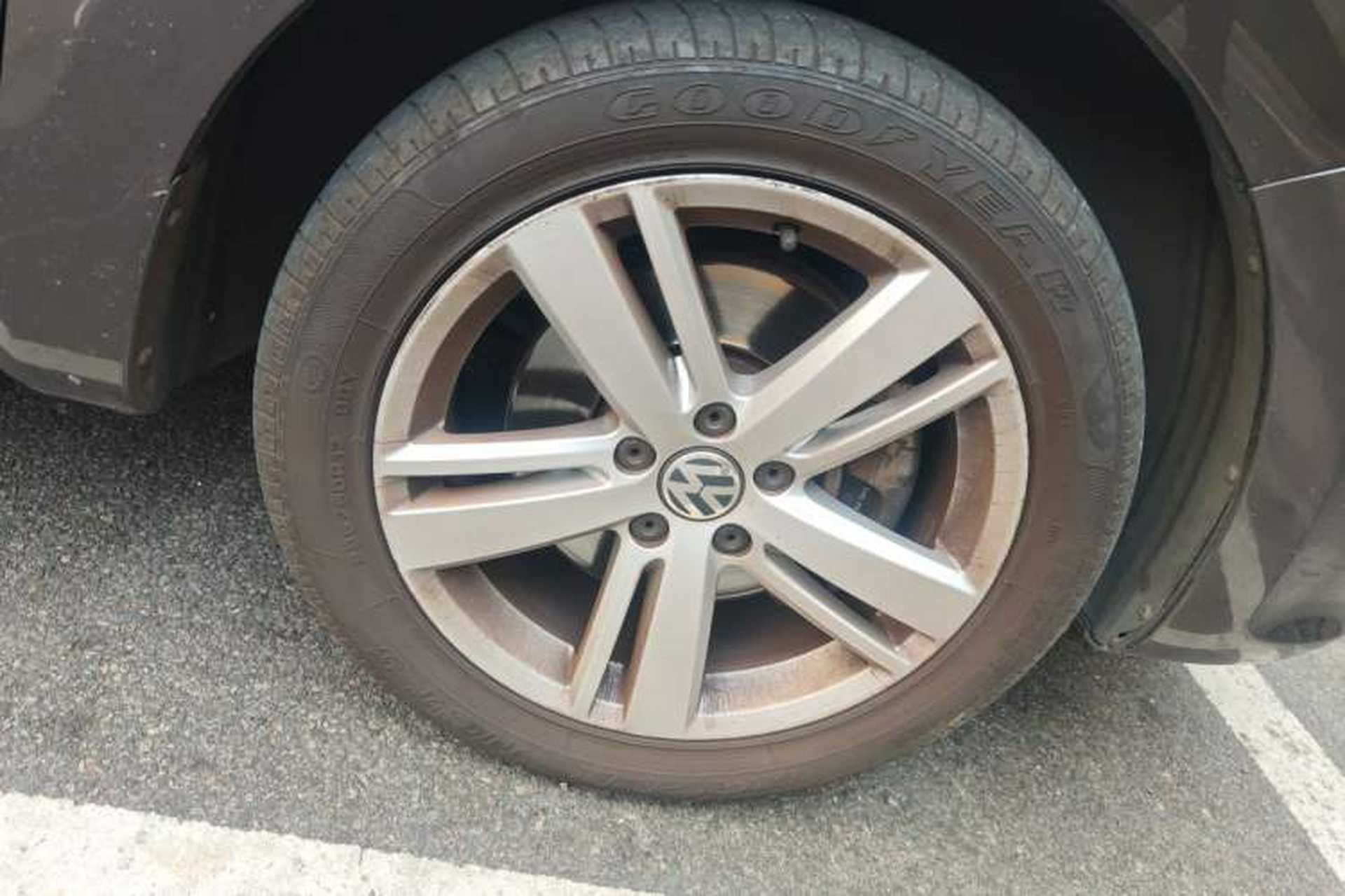 Used Volkswagen Sharan 2016 380TSI Comfort Edition 7-Seater Right Front Wheel Hub