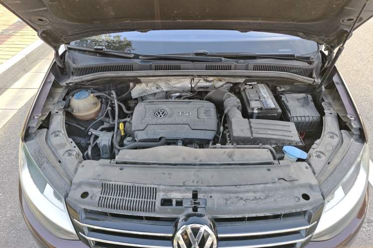 Used Volkswagen Sharan 2016 380TSI Warm-Hearted Red Limited Edition Engine Bay