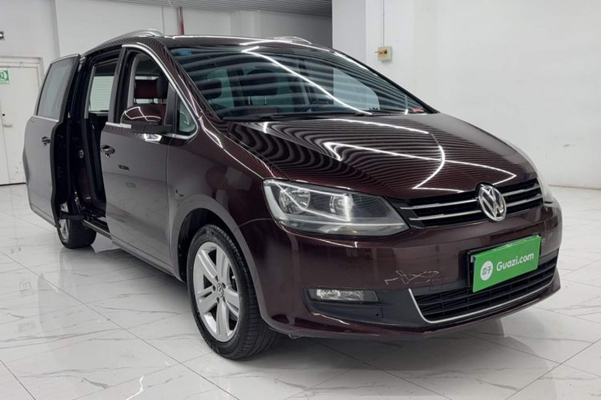 Used Volkswagen Sharan 2016 380TSI Comfort Edition 7-Seater Front Right 45 Deg
