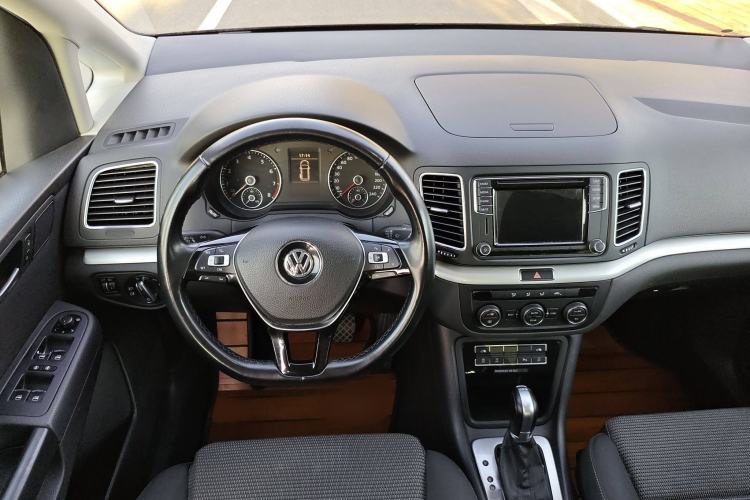 Used Volkswagen Sharan 2016 380TSI Warm-Hearted Red Limited Edition Interior 4