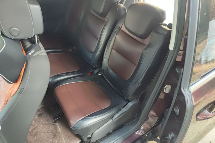 Used Volkswagen Sharan 2016 280TSI Enjoyment Model 7-Seater Interior 4