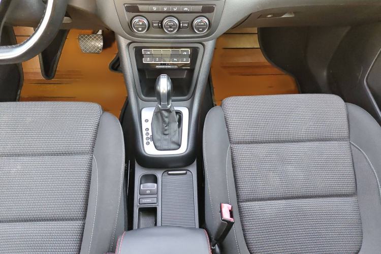 Used Volkswagen Sharan 2016 380TSI Warm-Hearted Red Limited Edition Interior 6