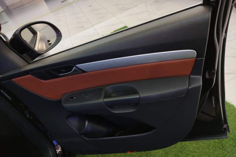 Used Volkswagen Sharan 2016 380TSI Comfort Edition 7-Seater Right Front Door Interior
