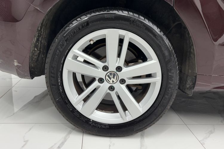 Used Volkswagen Sharan 2016 380TSI Comfort Edition 7-Seater Right Rear Wheel Hub