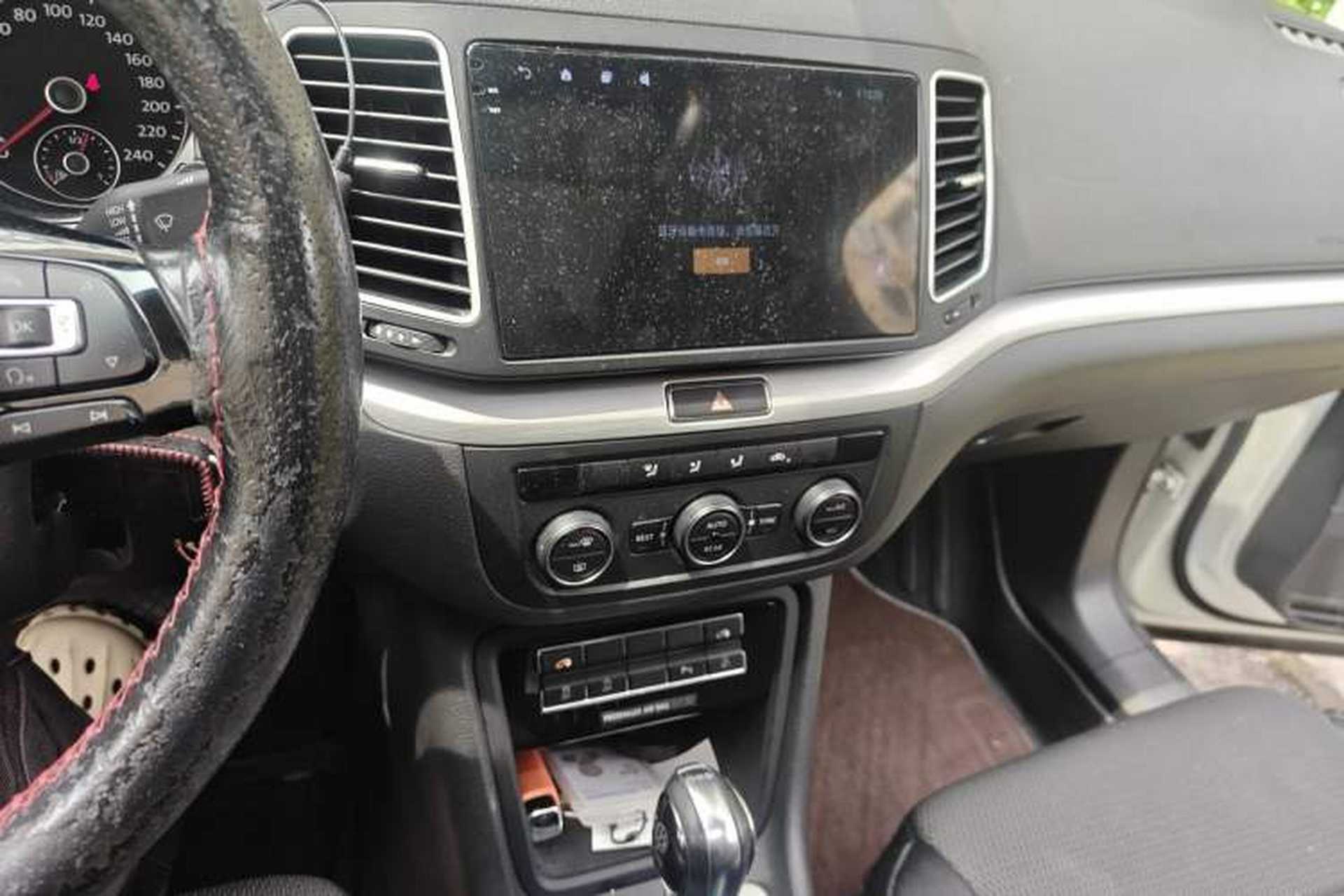 Used Volkswagen Sharan 2016 380TSI Comfort Edition 7-Seater Audio And AC Panel