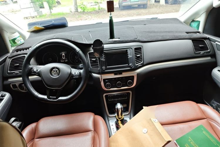 Used Volkswagen Sharan 2016 380TSI Comfort Edition 7-Seater Center Console
