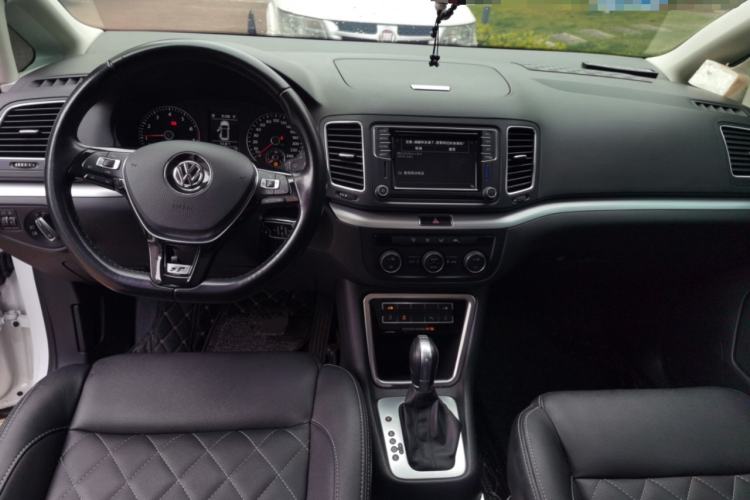 Used Volkswagen Sharan 2016 380TSI Comfort Edition 7-Seater Center Console