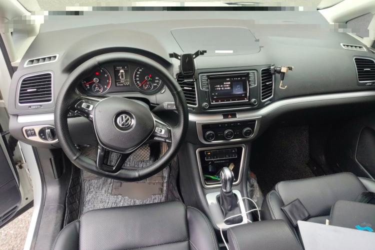 Used Volkswagen Sharan 2016 380TSI Comfort Edition 7-Seater Center Console
