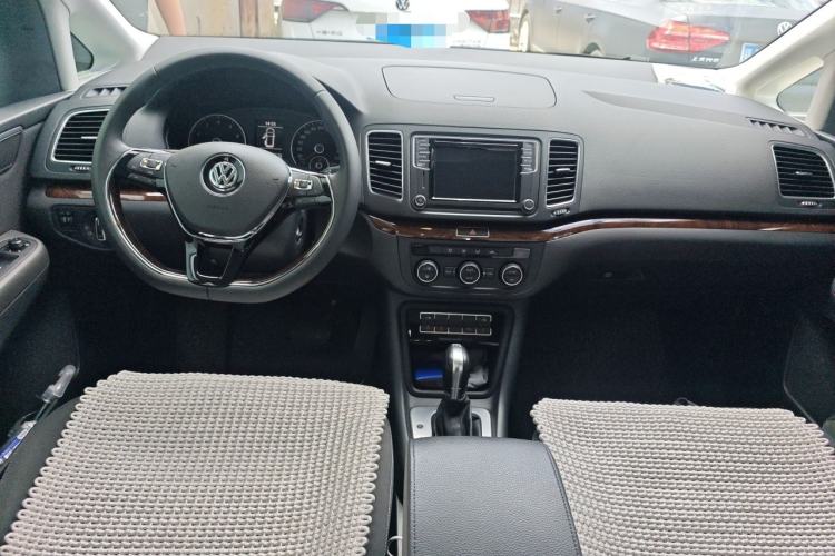 Used Volkswagen Sharan 2016 380TSI Comfort Edition 7-Seater Center Console