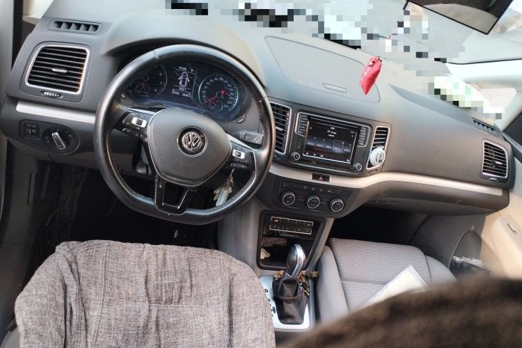 Used Volkswagen Sharan 2016 380TSI Comfort Edition 7-Seater Center Console
