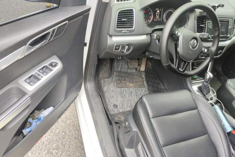 Used Volkswagen Sharan 2016 380TSI Comfort Edition 7-Seater Driver Seat