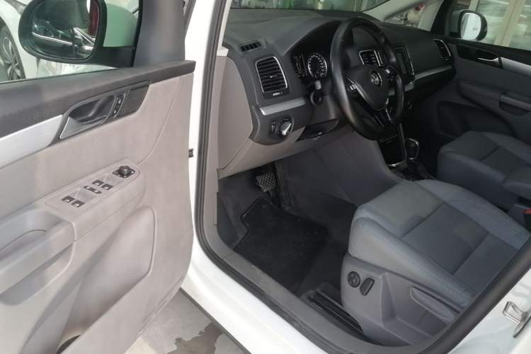 Used Volkswagen Sharan 2016 380TSI Comfort Edition 7-Seater Driver Seat