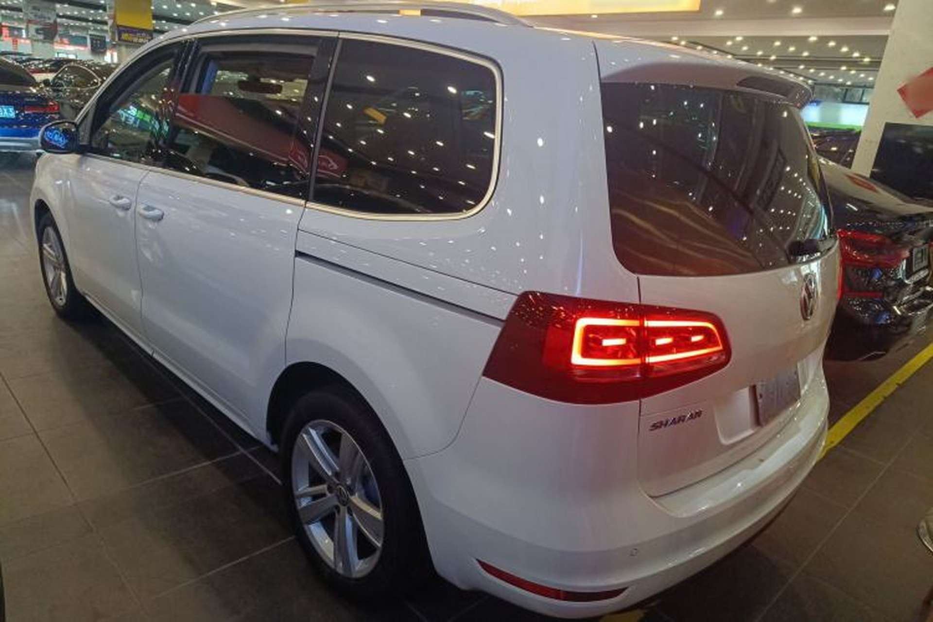 Used Volkswagen Sharan 2016 380TSI Comfort Edition 7-Seater Exterior 4