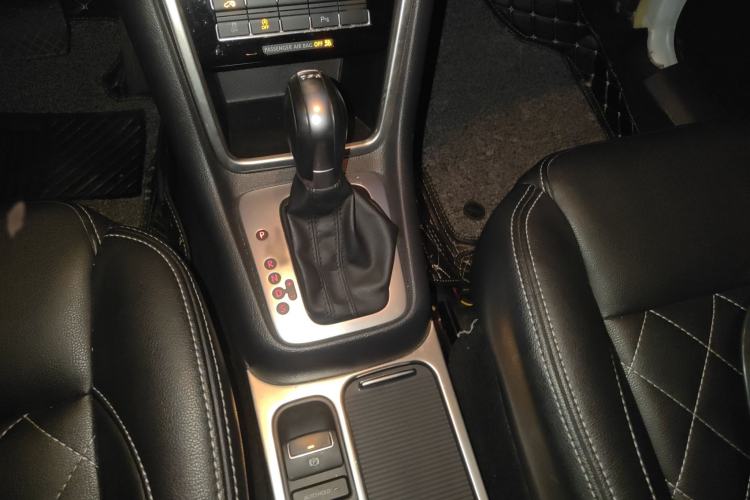 Used Volkswagen Sharan 2016 380TSI Comfort Edition 7-Seater Gear Lever