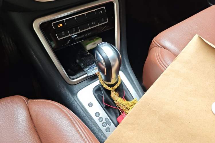 Used Volkswagen Sharan 2016 380TSI Comfort Edition 7-Seater Gear Lever