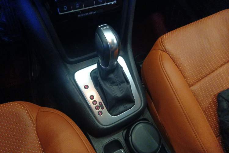 Used Volkswagen Sharan 2016 380TSI Comfort Edition 7-Seater Gear Lever