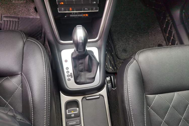 Used Volkswagen Sharan 2016 380TSI Comfort Edition 7-Seater Gear Lever