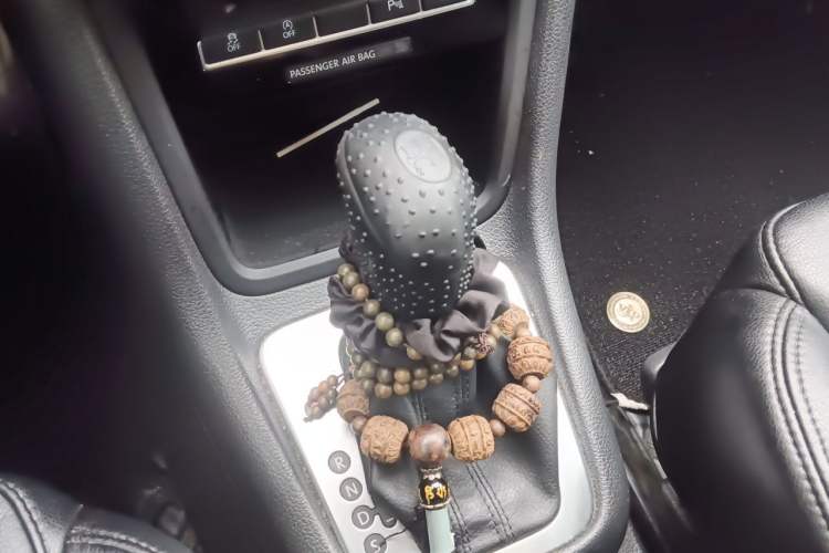 Used Volkswagen Sharan 2016 280TSI Enjoyment Model 7-Seater Gear Lever