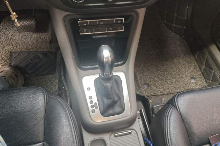 Used Volkswagen Sharan 2016 380TSI Comfort Edition 7-Seater Gear Lever