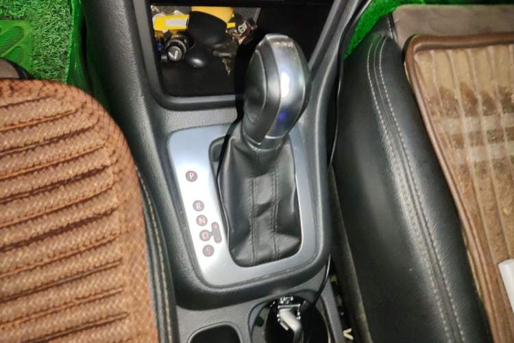 Used Volkswagen Sharan 2016 380TSI Comfort Edition 7-Seater Gear Lever