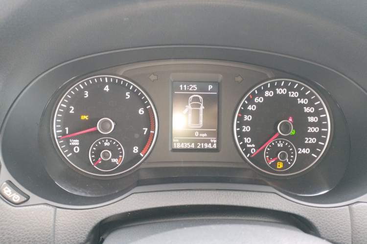 Used Volkswagen Sharan 2016 280TSI Enjoyment Model 7-Seater Instrument Cluster