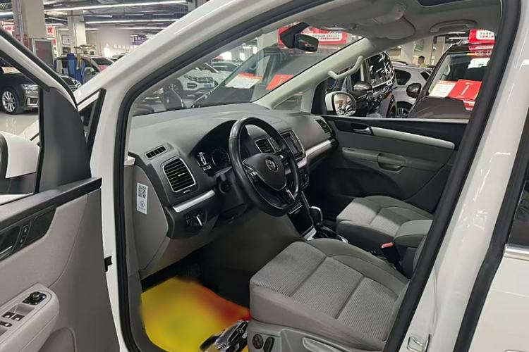 Used Volkswagen Sharan 2016 380TSI Comfort Edition 7-Seater Interior 2