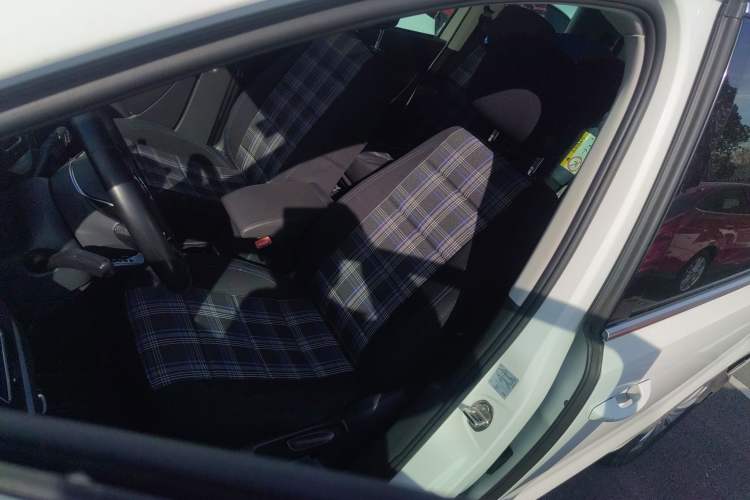 Used Volkswagen Sharan 2016 280TSI Enjoyment Model 7-Seater Left Front Seat