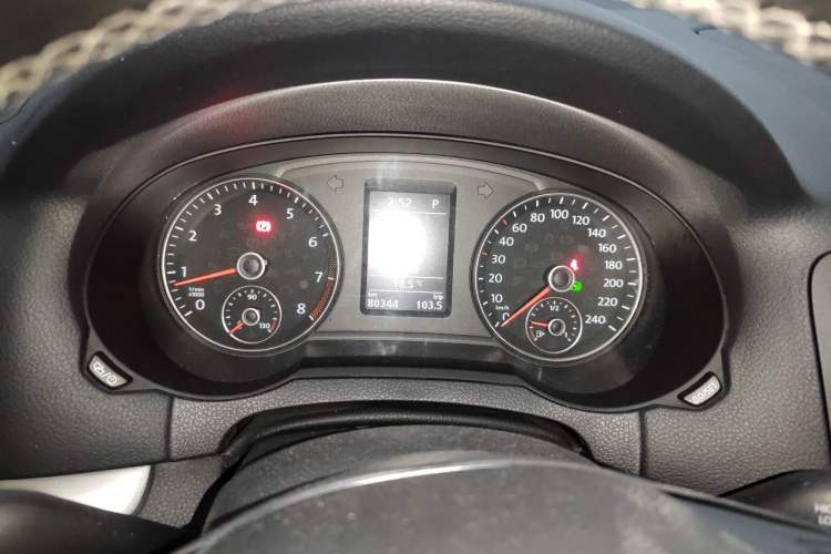 Used Volkswagen Sharan 2016 280TSI Enjoyment Model 7-Seater Odometer Close Up