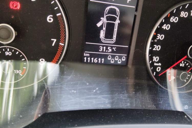 Used Volkswagen Sharan 2016 380TSI Comfort Edition 7-Seater Odometer Close Up