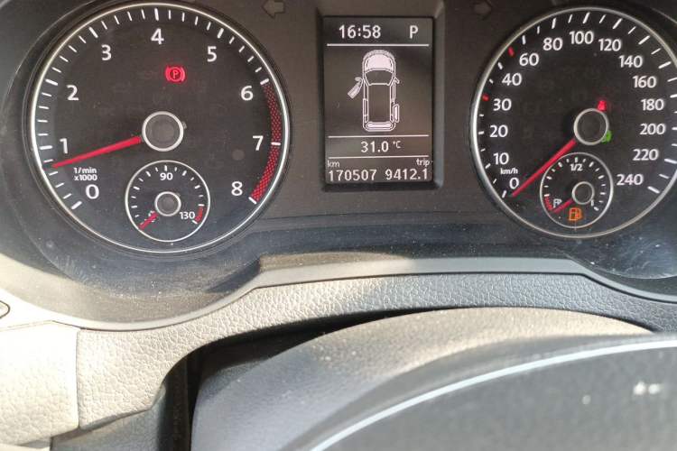 Used Volkswagen Sharan 2016 280TSI Enjoyment Model 7-Seater Odometer Close Up