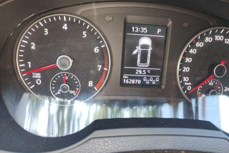 Used Volkswagen Sharan 2016 280TSI Enjoyment Model 7-Seater Odometer Close Up