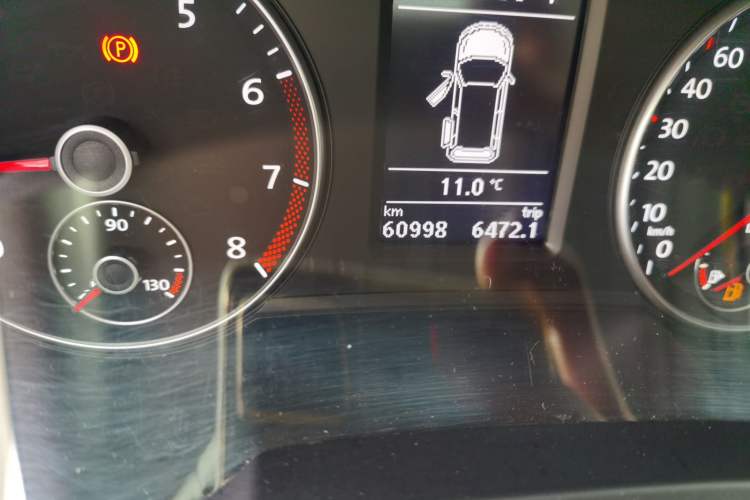 Used Volkswagen Sharan 2016 380TSI Comfort Edition 7-Seater Odometer Close Up