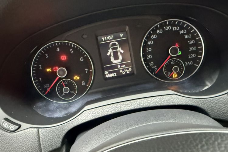 Used Volkswagen Sharan 2016 380TSI Comfort Edition 7-Seater Odometer Close Up