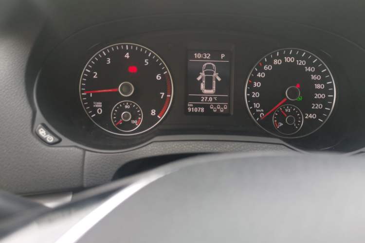 Used Volkswagen Sharan 2016 380TSI Comfort Edition 7-Seater Odometer Close Up