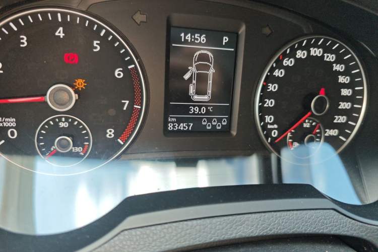 Used Volkswagen Sharan 2016 380TSI Comfort Edition 7-Seater Odometer Close Up