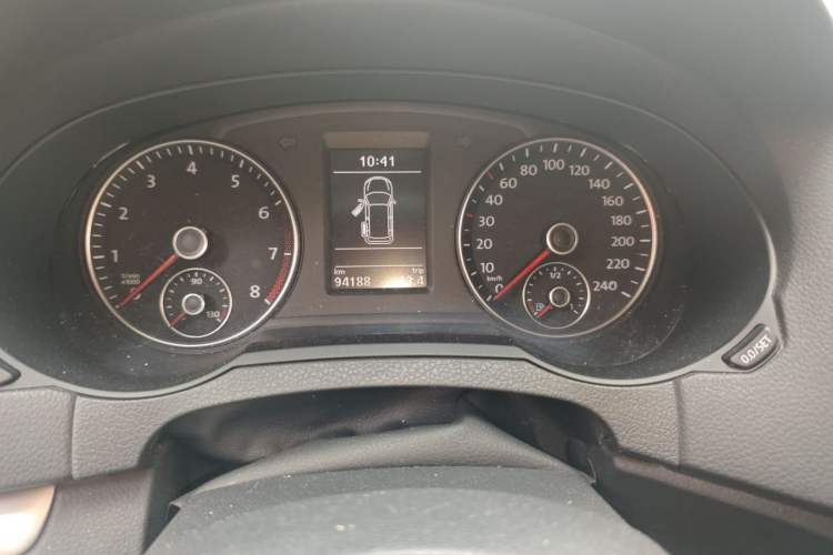 Used Volkswagen Sharan 2016 380TSI Comfort Edition 7-Seater Odometer Close Up