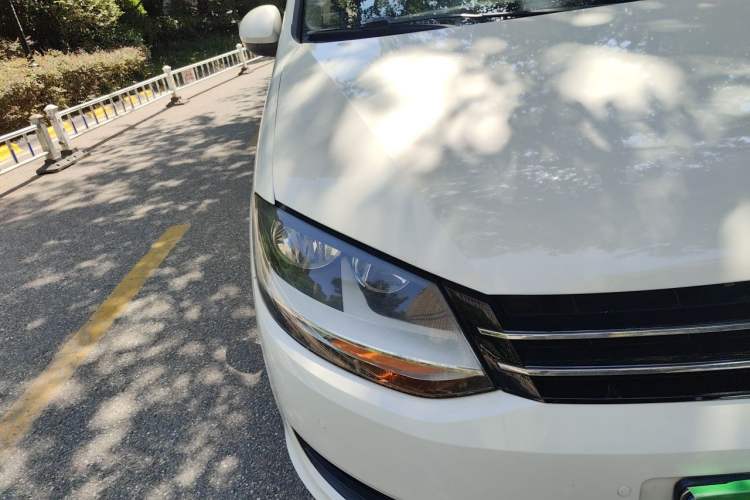 Used Volkswagen Sharan 2016 280TSI Enjoyment Model 7-Seater Right Front Headlight