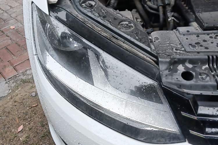 Used Volkswagen Sharan 2016 280TSI Enjoyment Model 7-Seater Right Front Headlight