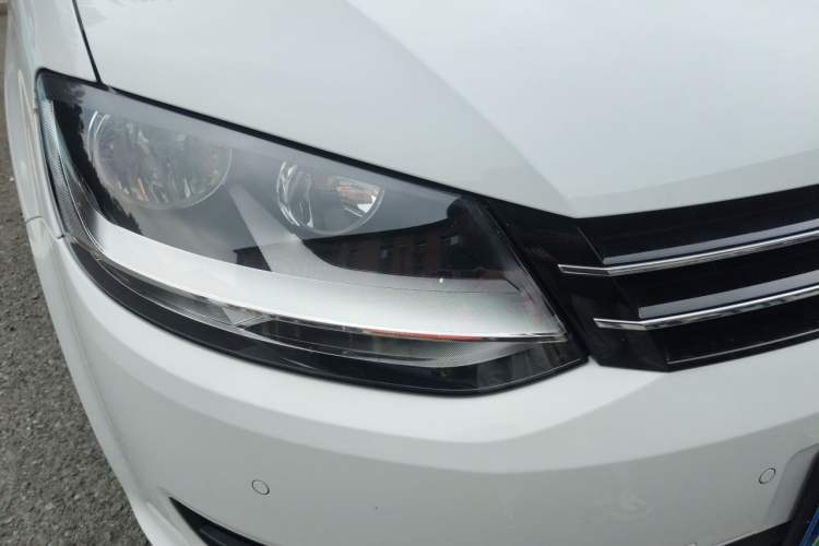 Used Volkswagen Sharan 2016 380TSI Comfort Edition 7-Seater Right Front Headlight