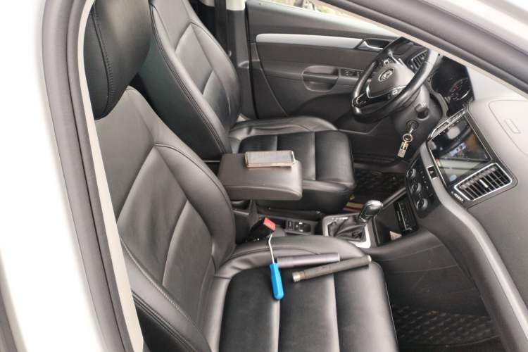 Used Volkswagen Sharan 2016 280TSI Enjoyment Model 7-Seater Right Front Seat