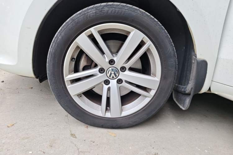 Used Volkswagen Sharan 2016 380TSI Comfort Edition 7-Seater Right Front Wheel Hub