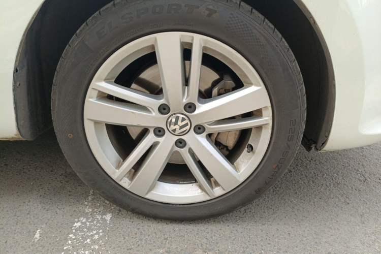 Used Volkswagen Sharan 2016 380TSI Comfort Edition 7-Seater Right Front Wheel Hub