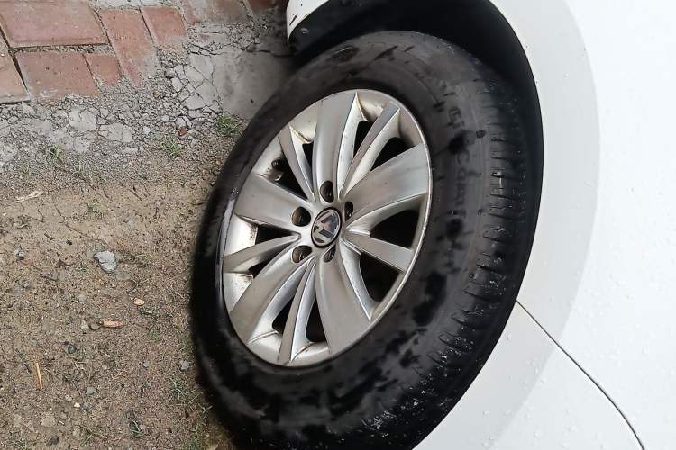 Used Volkswagen Sharan 2016 280TSI Enjoyment Model 7-Seater Right Front Wheel Hub