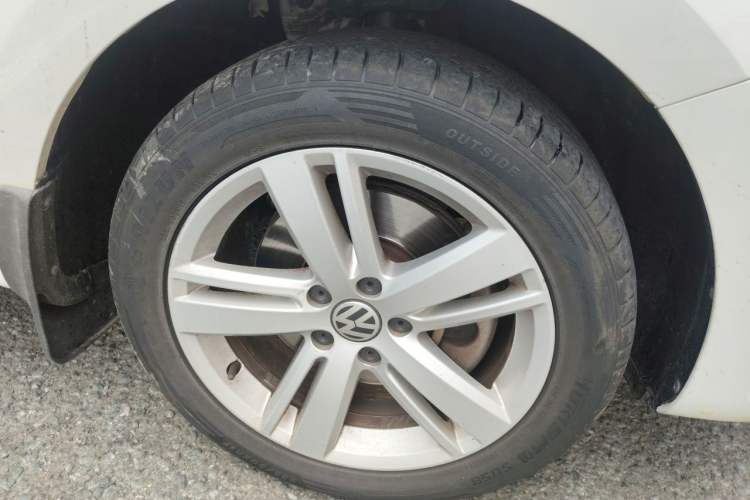 Used Volkswagen Sharan 2016 380TSI Comfort Edition 7-Seater Right Front Wheel Hub