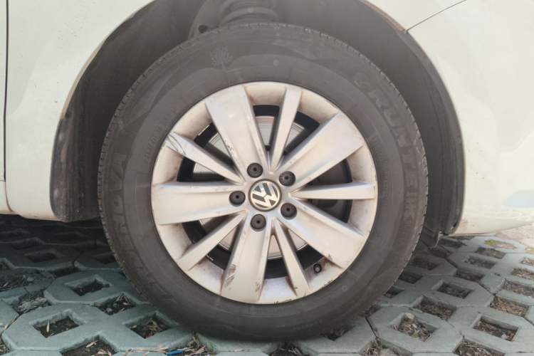 Used Volkswagen Sharan 2016 280TSI Enjoyment Model 7-Seater Right Front Wheel Hub