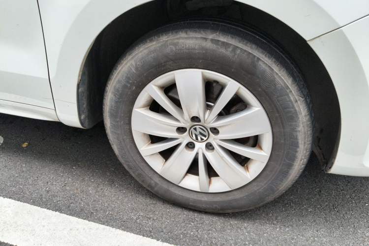 Used Volkswagen Sharan 2016 280TSI Enjoyment Model 7-Seater Right Front Wheel Hub