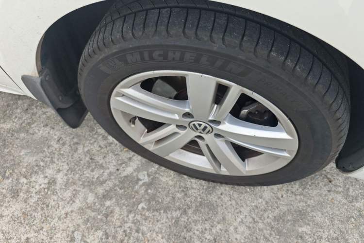 Used Volkswagen Sharan 2016 380TSI Comfort Edition 7-Seater Right Front Wheel Hub