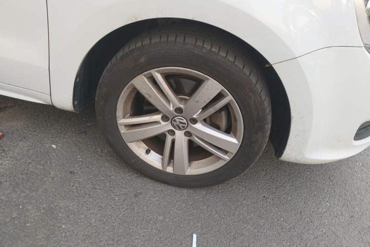 Used Volkswagen Sharan 2016 380TSI Comfort Edition 7-Seater Right Front Wheel Hub