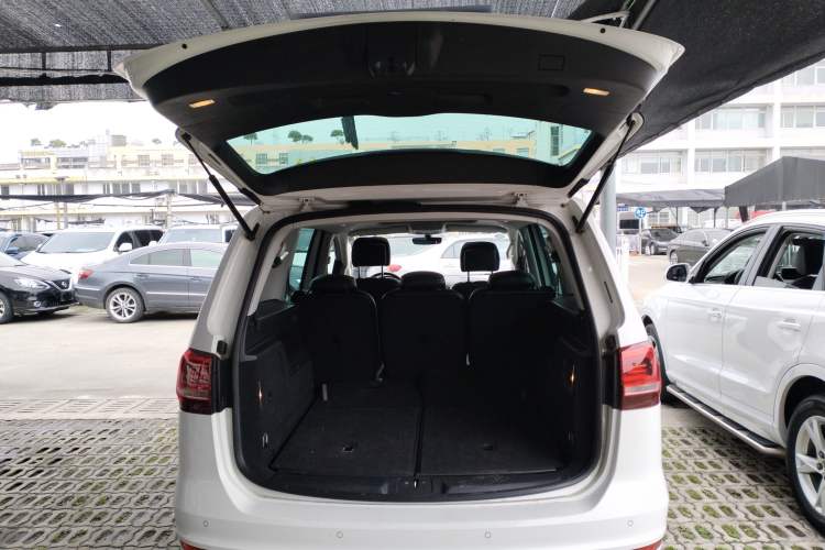 Used Volkswagen Sharan 2016 280TSI Enjoyment Model 7-Seater Trunk