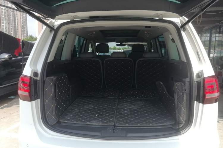 Used Volkswagen Sharan 2016 380TSI Comfort Edition 7-Seater Trunk